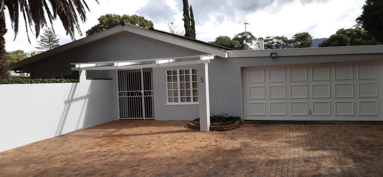 Swellendam Overnight Accommodation Экстерьер фото
